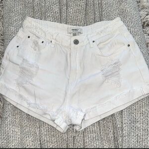 “Forever 21” ✨ Women's White Denim Distressed Shorts- Size 26